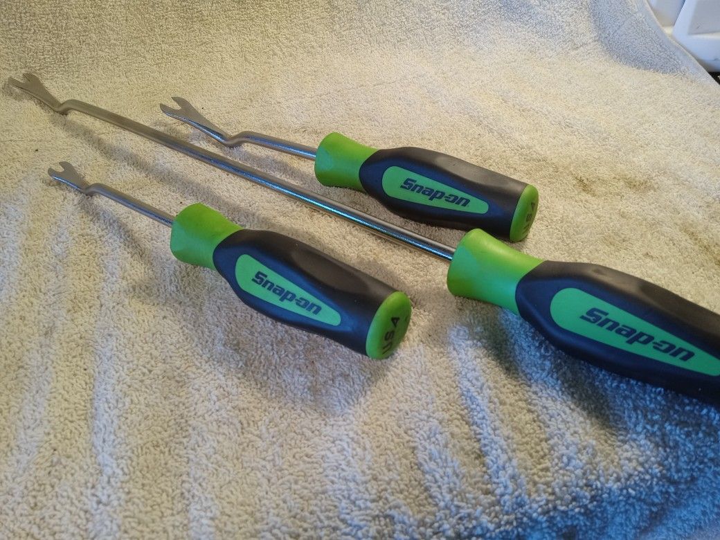 Snap On 3 Pc Trim Pad Tool Set for Sale in Garden Grove, CA - OfferUp