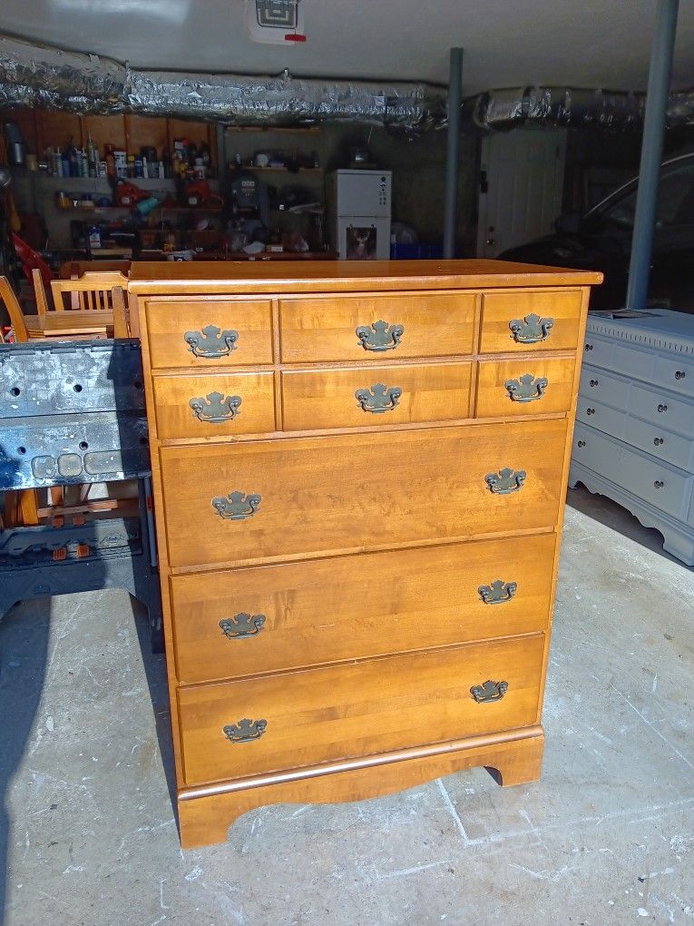 4-Drawer Oak Wood Dresser