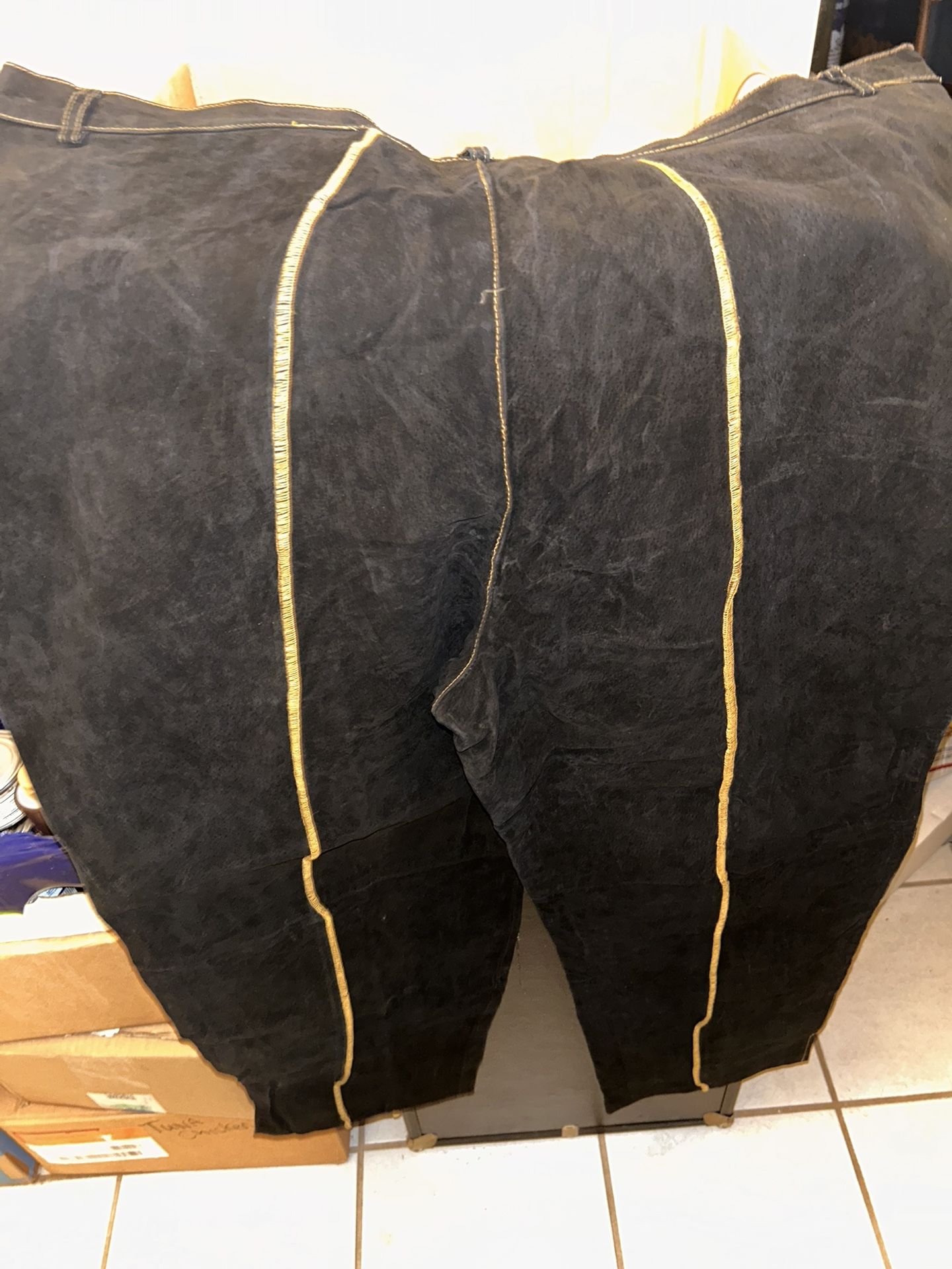 New Women’s Black Suede Pants 22