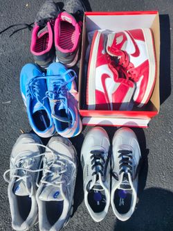 Womans sneakers size 8.5 $15 or less