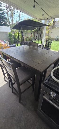 Dining Room Table, 4 Chairs, Bench Seat, Brown