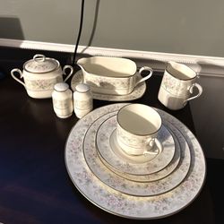 8 Piece China Set