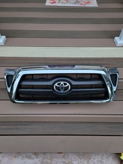 Toyota tacoma chrome grill