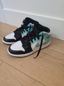 Nike girl shoes