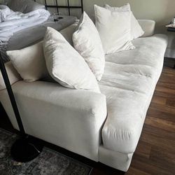 Large White Couch With Pillows 