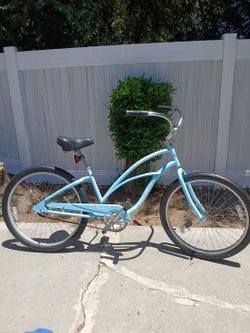 Electra bicycle beach cruiser