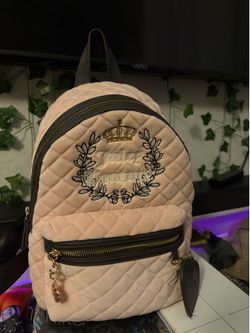 The bag is in good condition only wore once it’s been sitting in my closet and need the money right now.