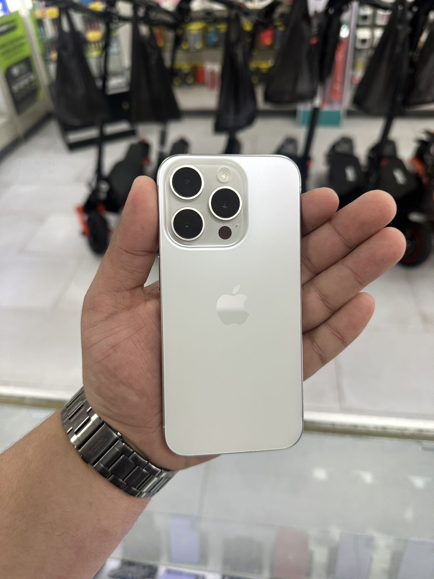 iPhone 15 Pro Unlocked 128GB! Finance For $50 Down Payment!!