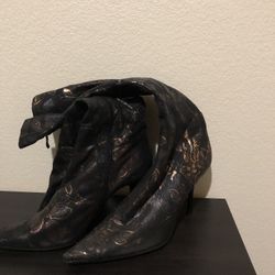 5 Seasons Brand Boots Black With Gold Flowers 