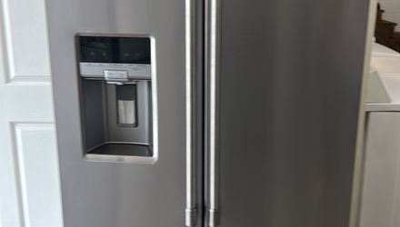Maytag French Door Refrigerator Fridge With Ice Maker 
