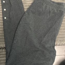 Woman with Control Capri Leggings 