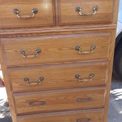 Heirloom Ethan- Allen Chest Of Drawers With Beveled Mirror