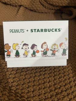 New Starbucks + peanuts coffee mug snoopy