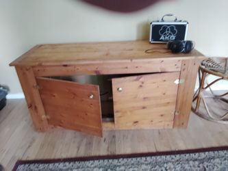 Vintage Oak Wood Long Cabinet Furniture.. Pick up Sayville NY 11782