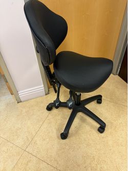 Nail artist or tattoo artist’ s  fully adjustable stool