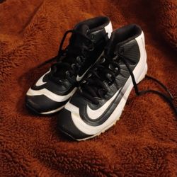 Youth Baseball Cleats