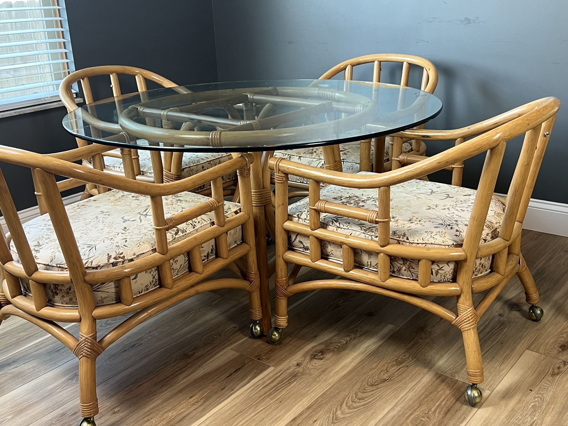 Amazing Vintage Dining Set w/ Matching Sofa!