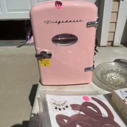 Small Mini Refrigerator 