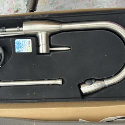 KRAUS Single Handle Pull-Down Kitchen Faucet with Dual Function Spray Head