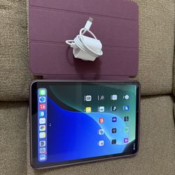 iPad Pro 11”, 3rd Gen, M1 chip, 256gb,Excellent , Case