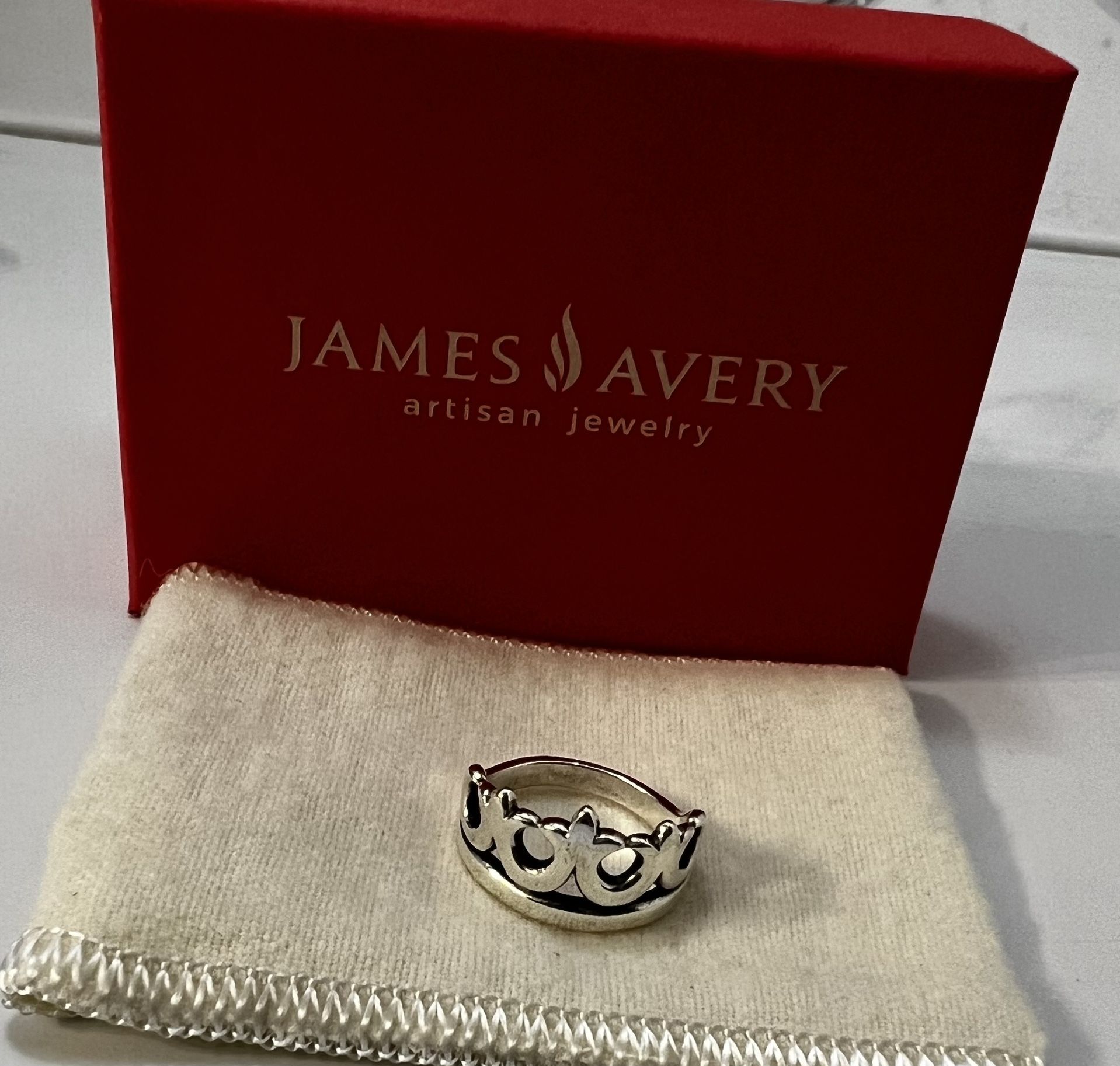 Retired James avery Tiara Ring