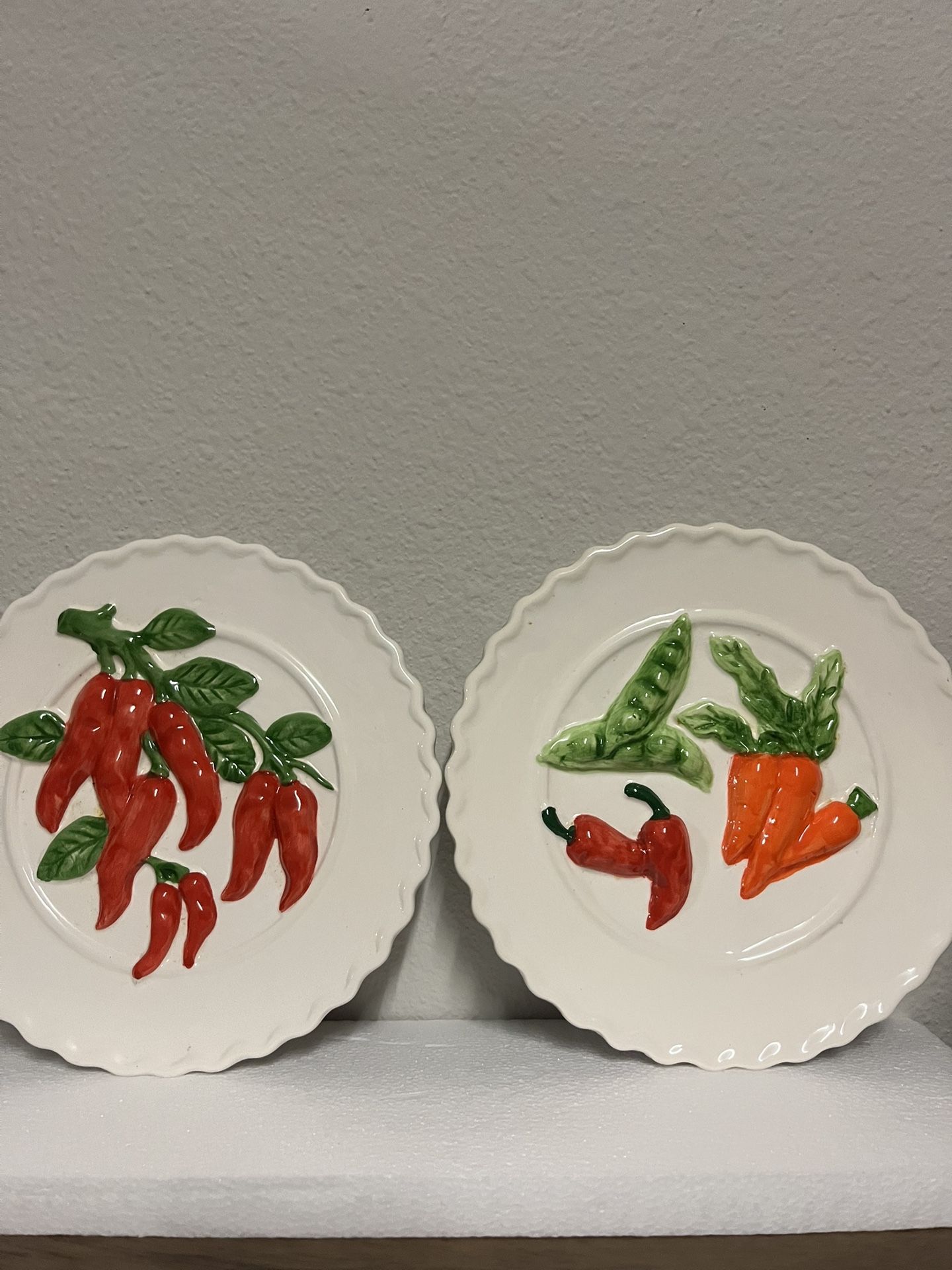 🍽️ Decorative Ceramic Wall Plates (3D Relief)