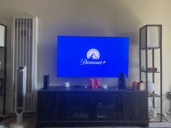 Tv stand / entertainment center