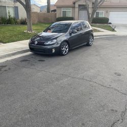 2010 Volkswagen GTI 2.OT Hatchback Coupe 2D