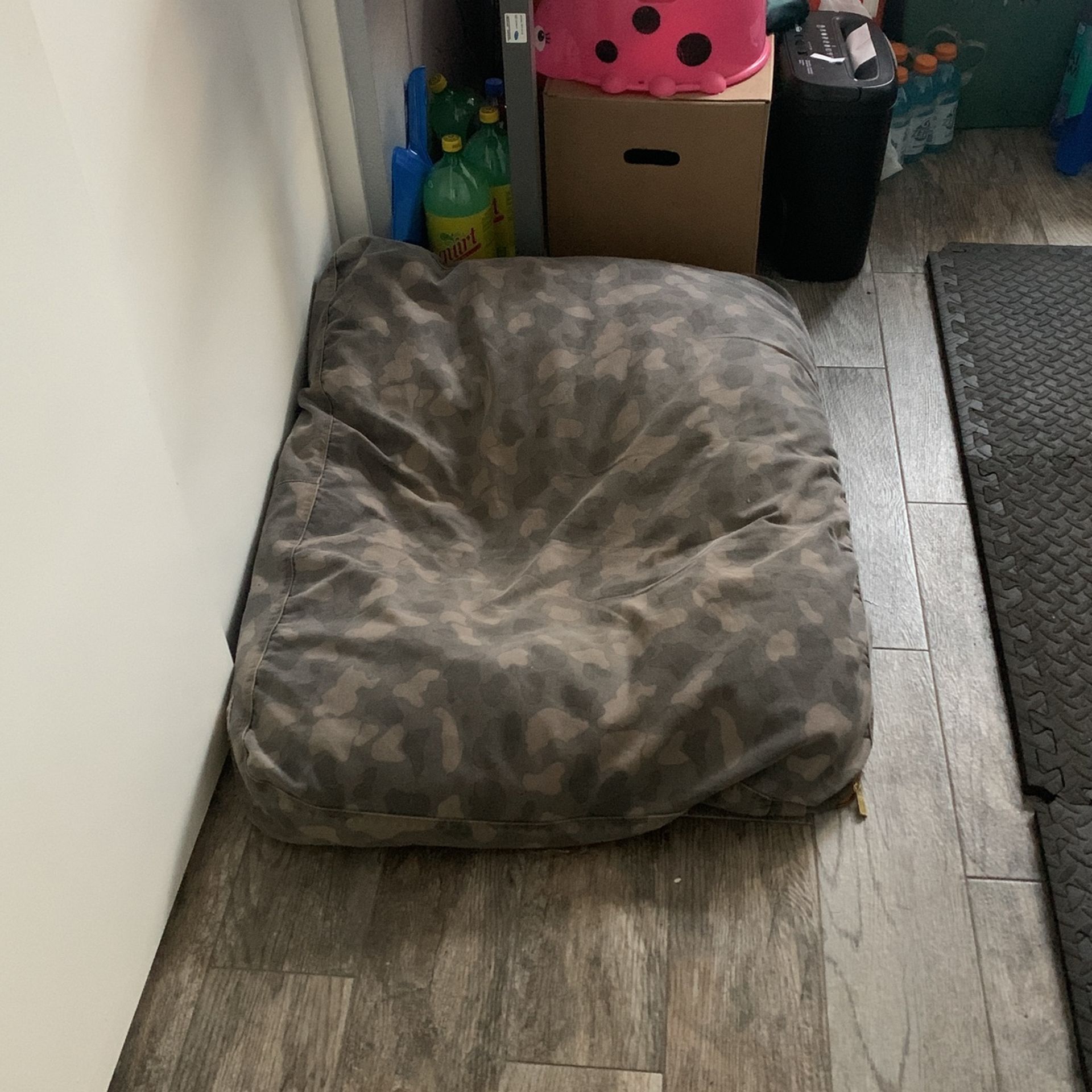 Carhart XL dog Bed