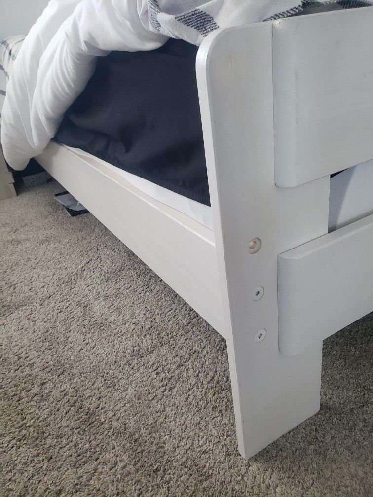 Twin And Full-size Bunk Bed