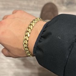 CUBAN LINK BRACELET 