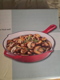 Cast Iron Stew Pot And Frying Pan