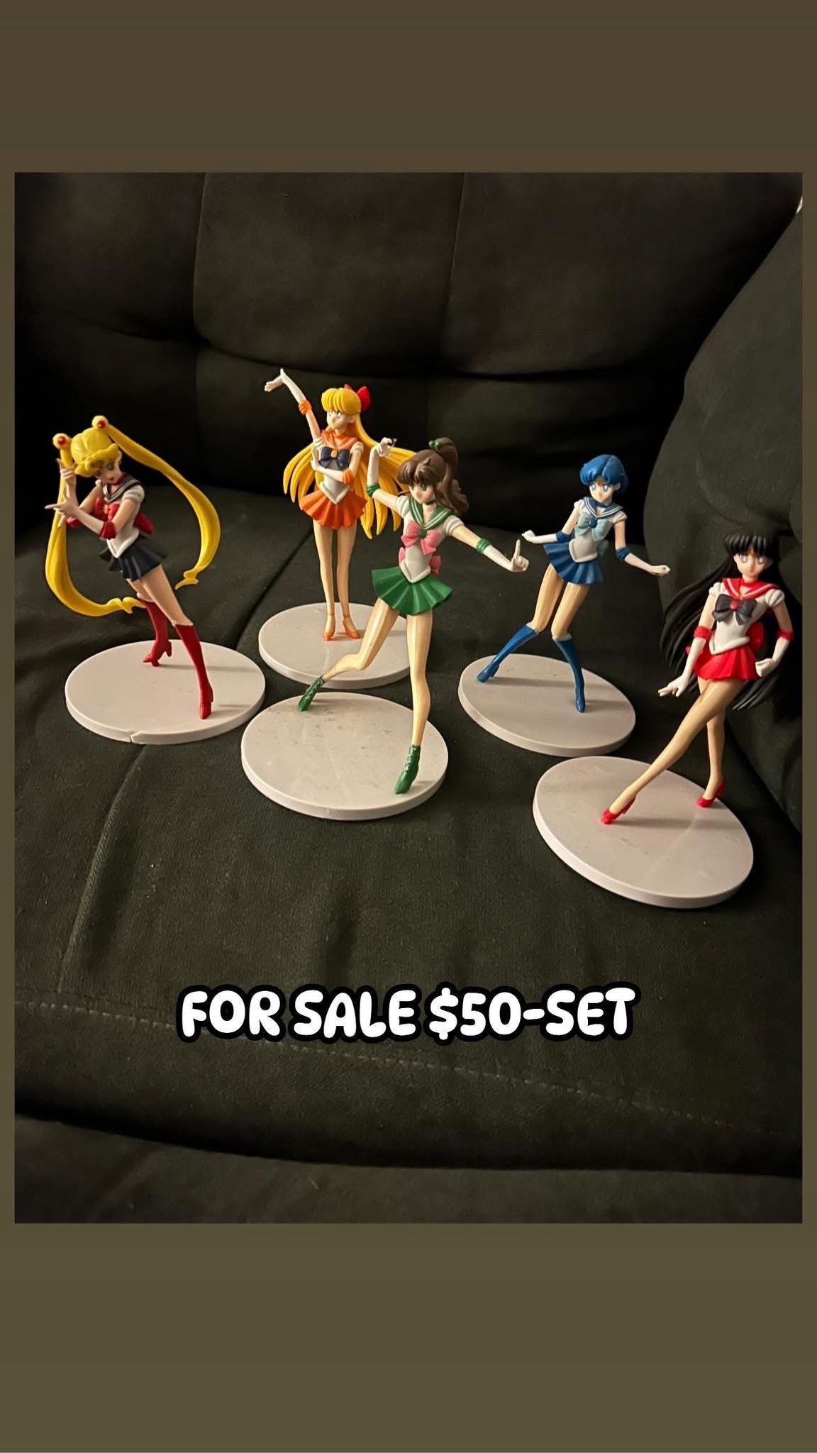 SAILOR MOON SET (SOLD AS SET)