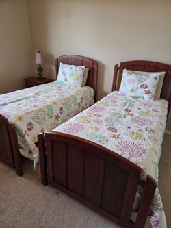 2 Complete Twin bed sets