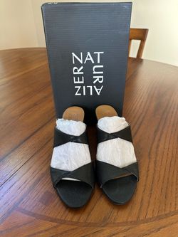 Naturalizer Women’s Nessa Open Toe Slide Sandal
