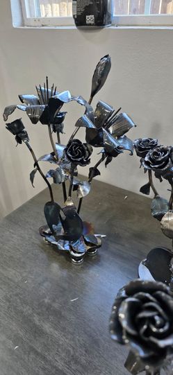 Metal roses with Lillys