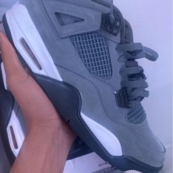 Cool Grey Jordan 4