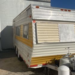 1975  Layton Camper