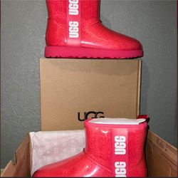 WOMENS UGG BOOTS SIZE 7.5