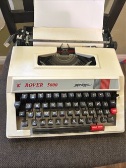 Vintage Rover 5000 Super Deluxe Typewriter With Case. Excellent Condition.