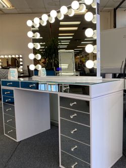 Impressions vanity Black Friday sale