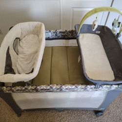 Pack N Play With Bassinet And Change Table
