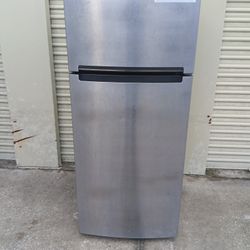 Whirlpool Stainless Steel Refrigerator 