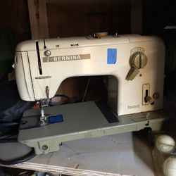Bernie Sewing Machine 