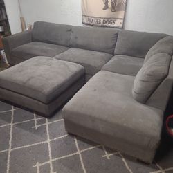 Sectional Couch W/ottoman 