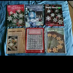 Lot Of 31 Crochet Thread Pattern Booklets / Magazines