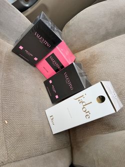 Valentino Born in Roma & Dior J'adore Perfume Bundle