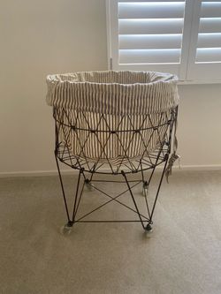 French wire hamper (collapsible)