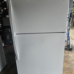 Refrigerator  ( Free Local Delivery)