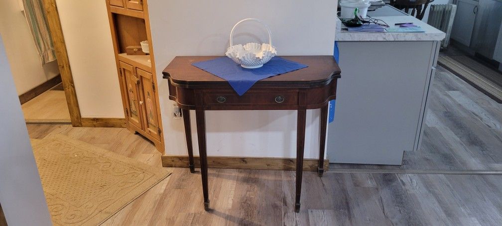 Vintage HEPPLEWHITE Table